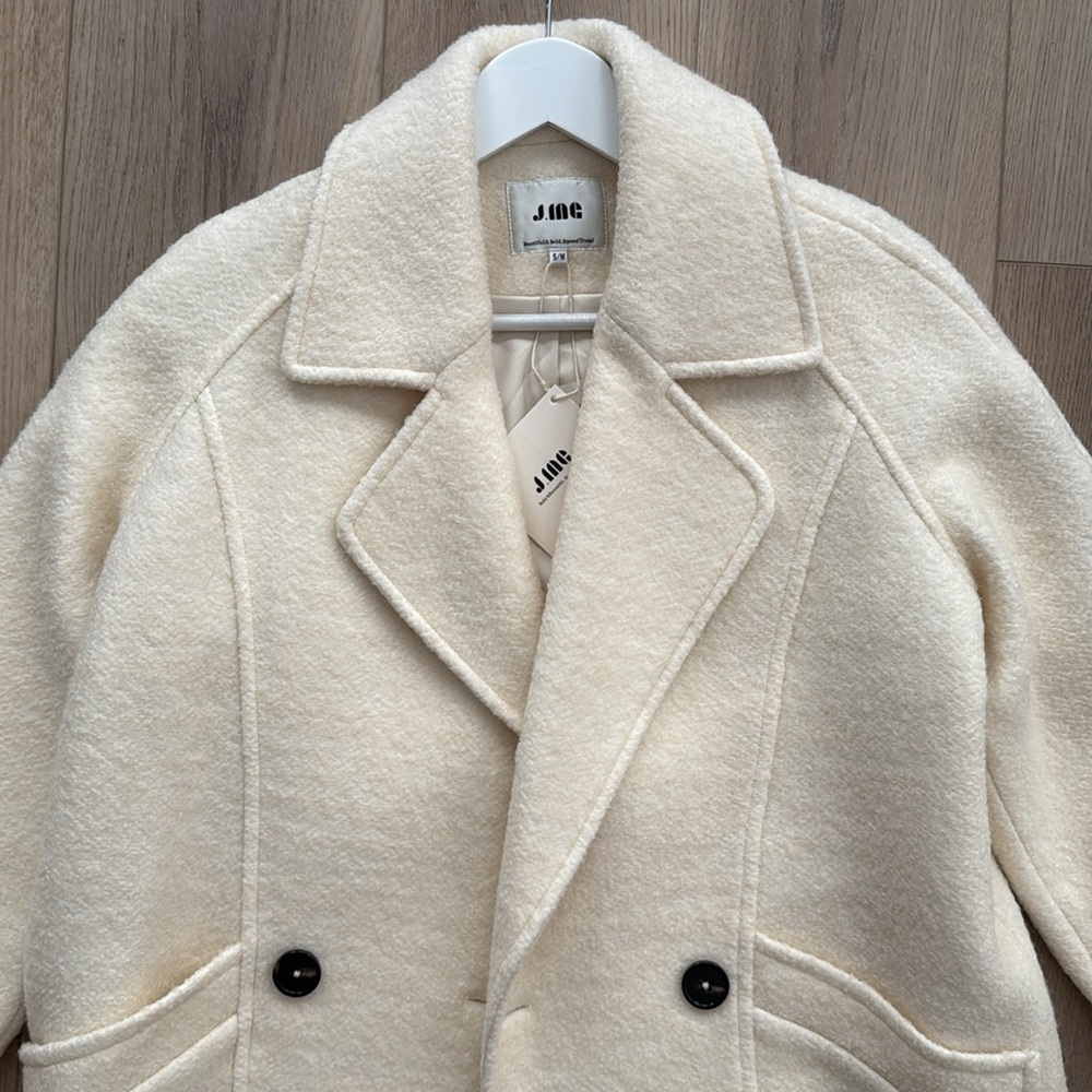 White/Cream coat - Picture 4 of 5
